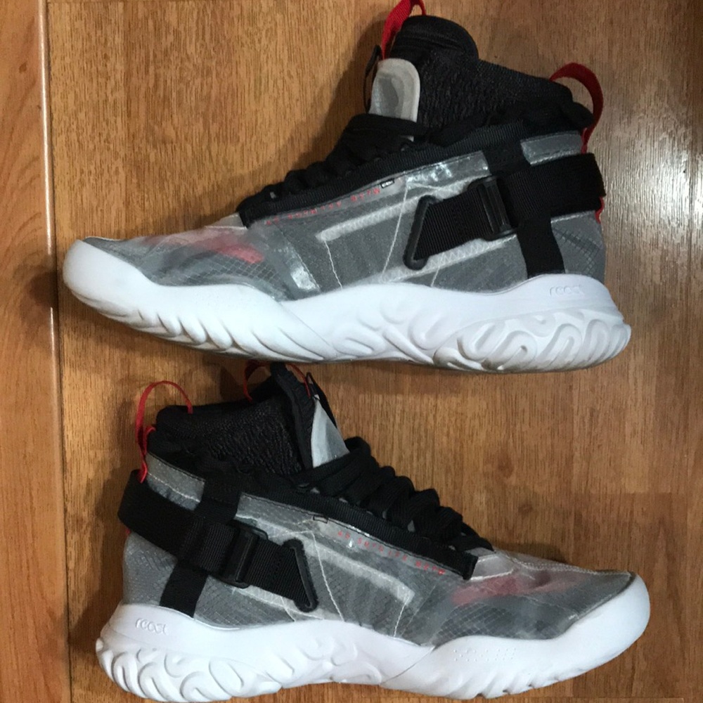 Jordan Apex Utility Sz 9 - image 2